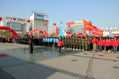 data-id="gnveca0q0w">新华广场 i>(xinhua square) /i>是呼和浩特市