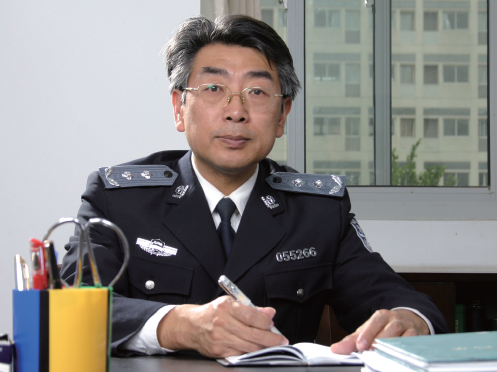 黄群