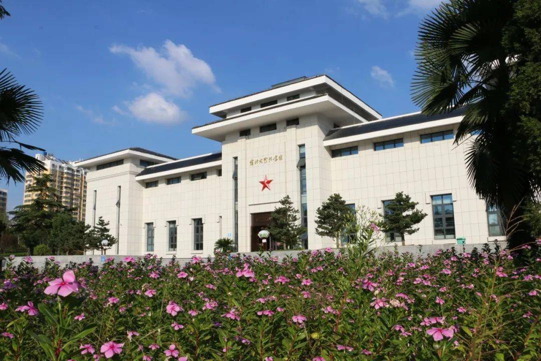  p data-id="gnbu2s06ct">宿北大战纪念馆位于江苏省宿迁市宿城区幸福