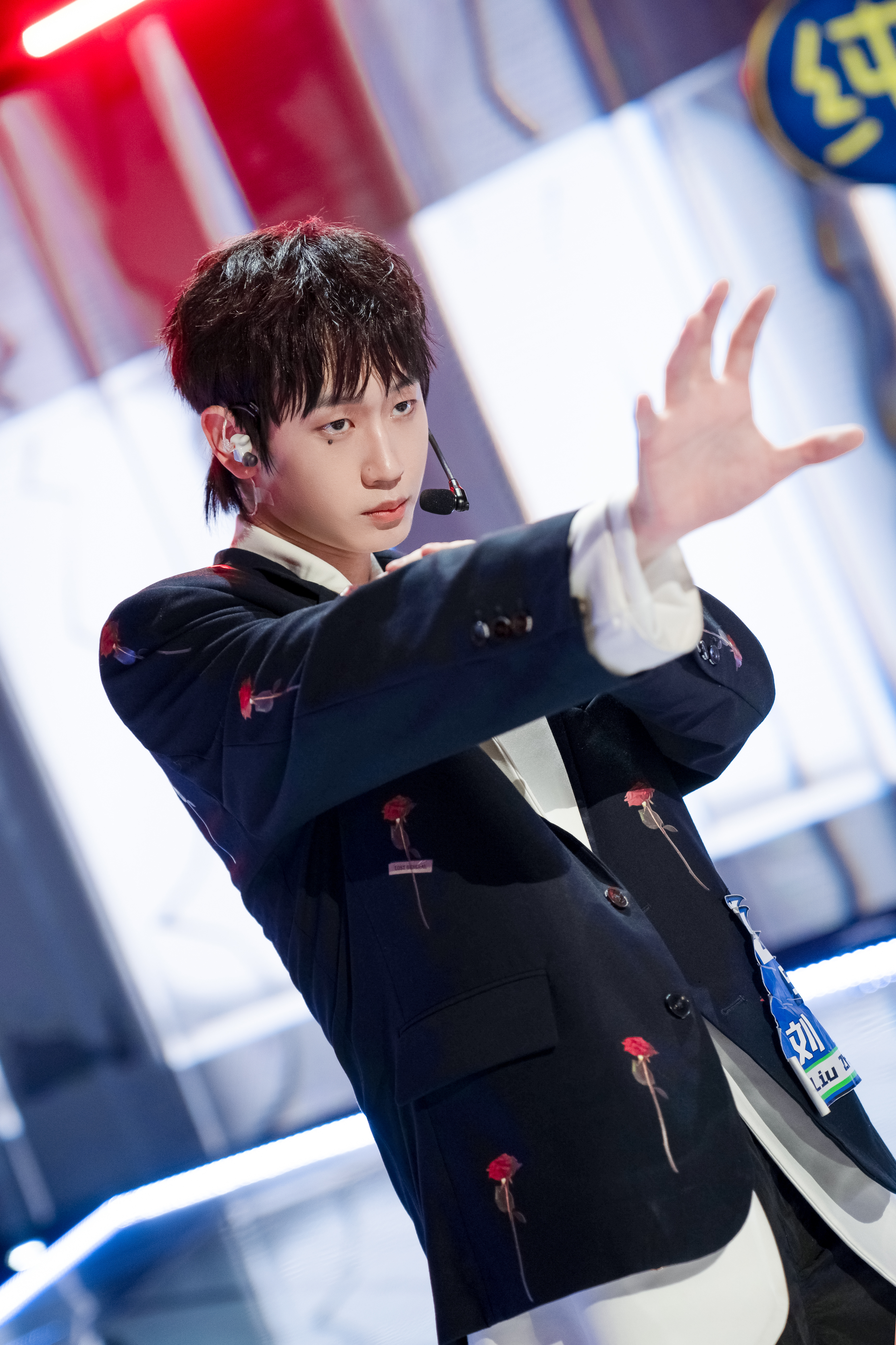  p>刘彰(ak),1999年12月18日出生于广东省珠海市,就读于美国纽约大学