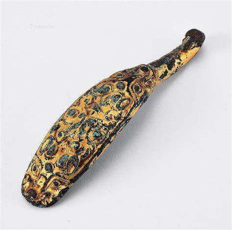 带钩为古代束腰革带上的钩，你见过吗？_百科TA说