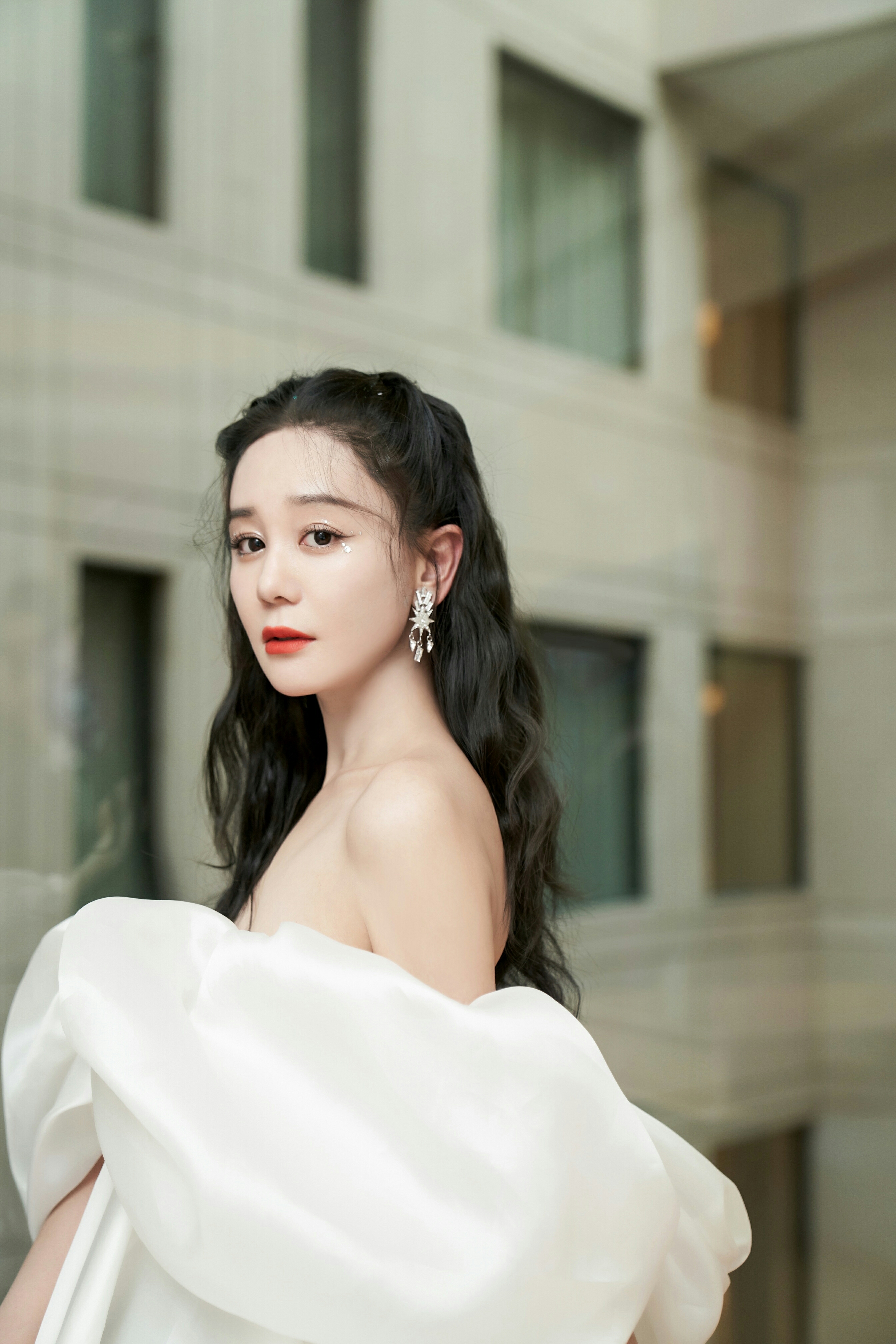  p>海陆,1984年10月15日出生于河南省郑州市,中国内地女演员,毕业于 a