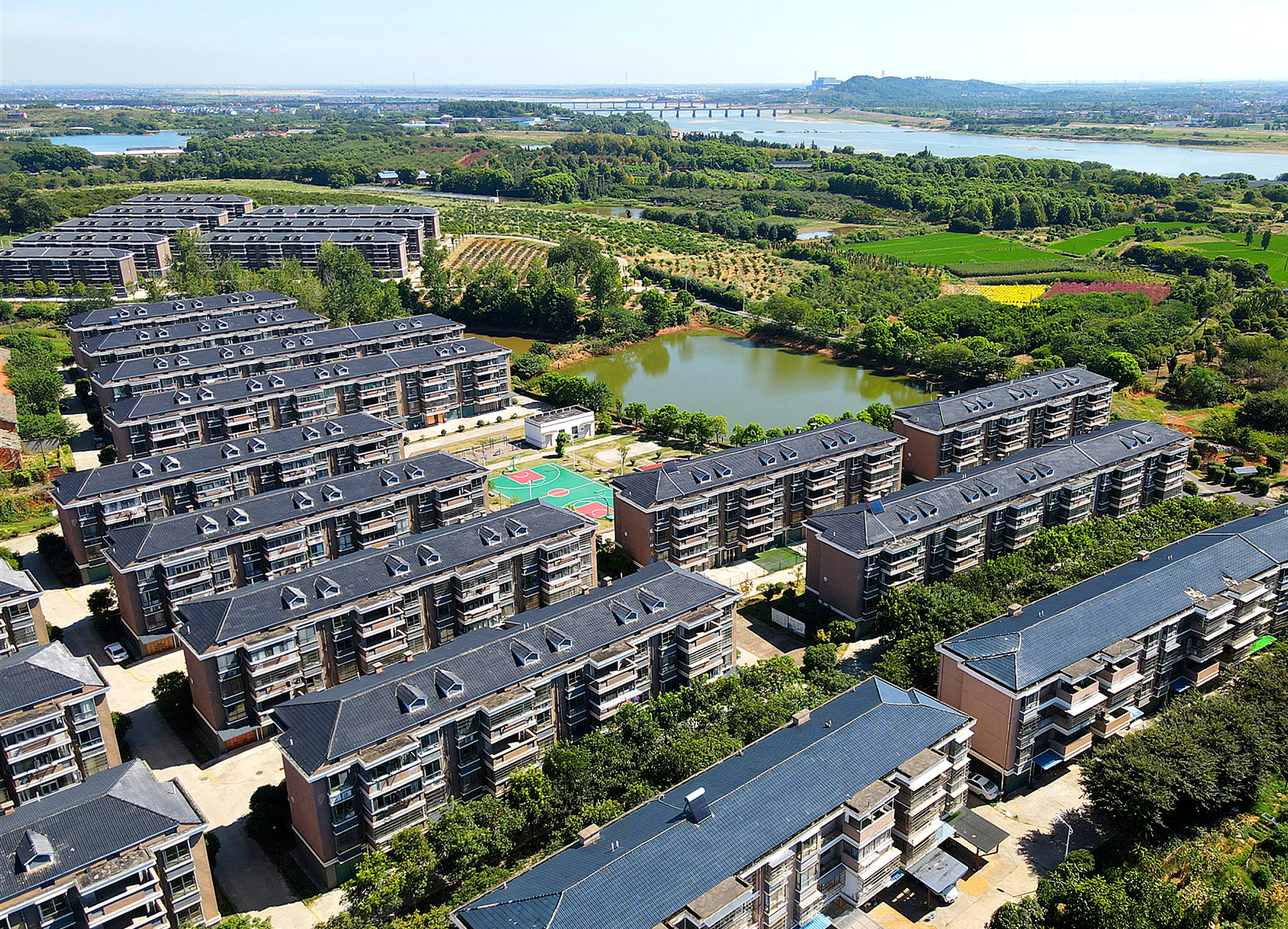  p data-id="gn08nky0x2">凤凰村,位于江西省南昌市南昌县黄马乡凤凰