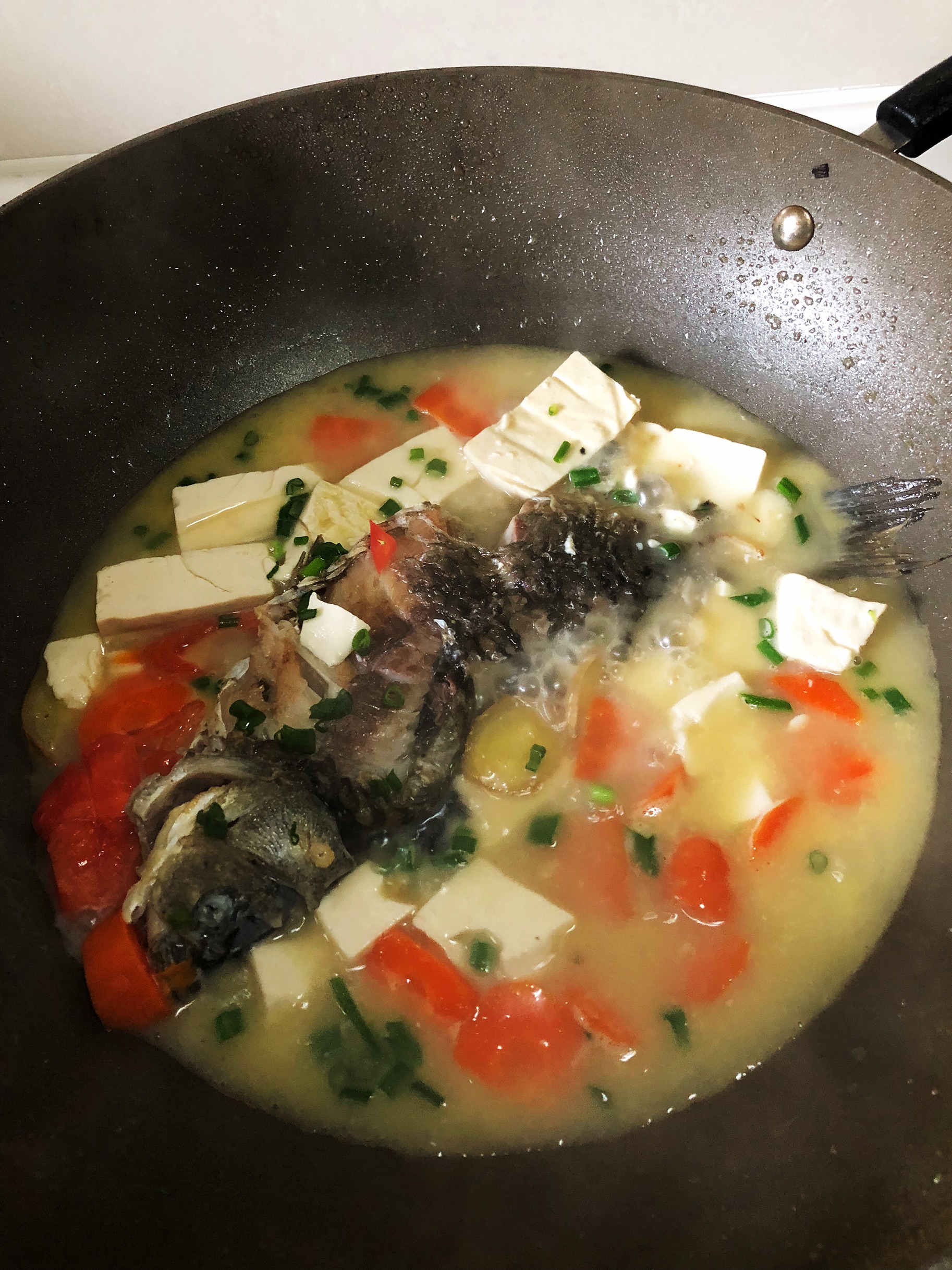 西红柿鲫鱼豆腐汤