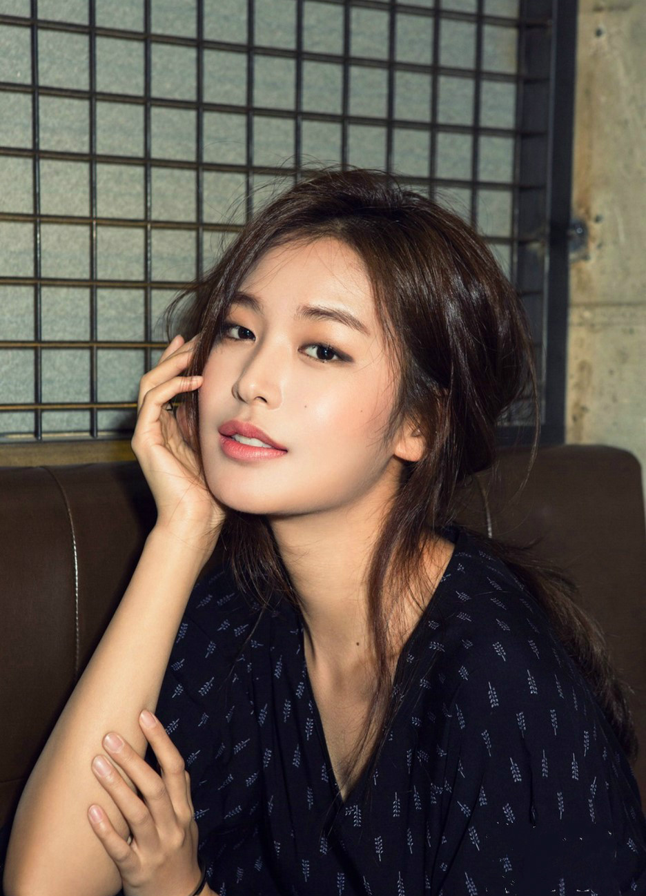 4y4">郑幼珍(         ,jung eugene),1989年2月19日出生,韩国女演员