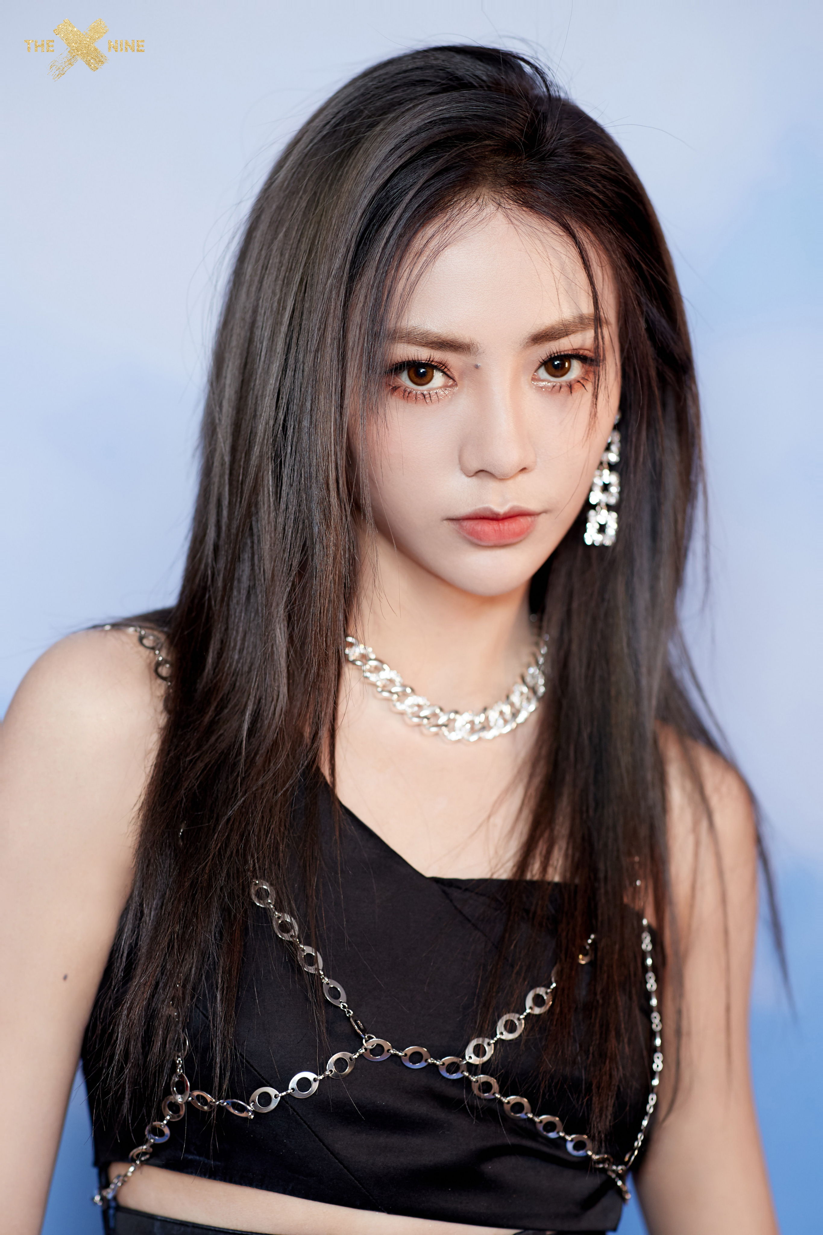  p>谢可寅(shaking),1997年1月4日出生于四川省,中国内地女歌手,演员