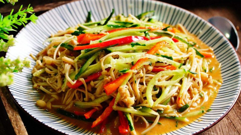 凉拌金针菇黄花菜