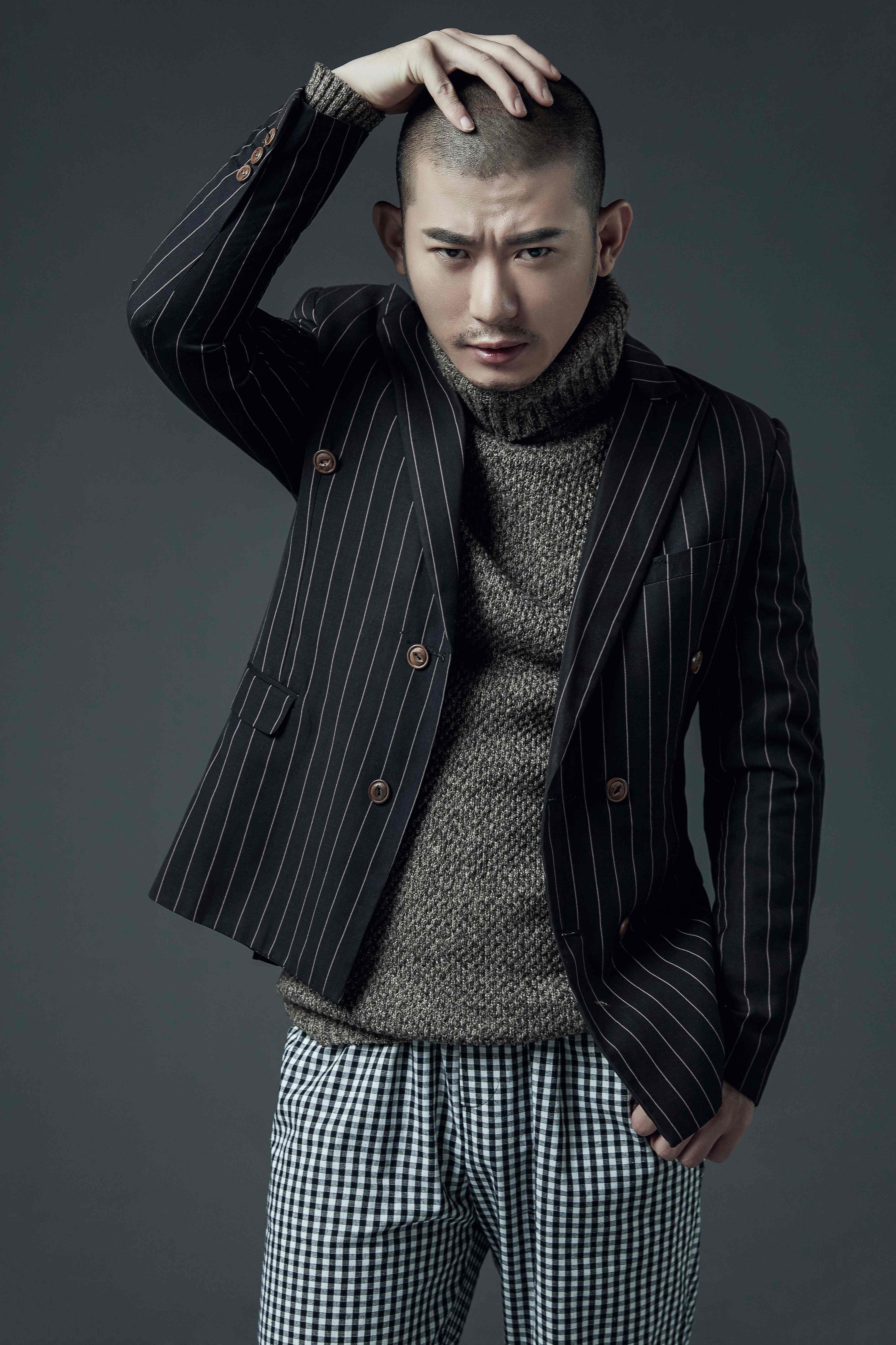  p>李乾锋,又名李火火武术跑酷双料冠军,中国内地男演员.