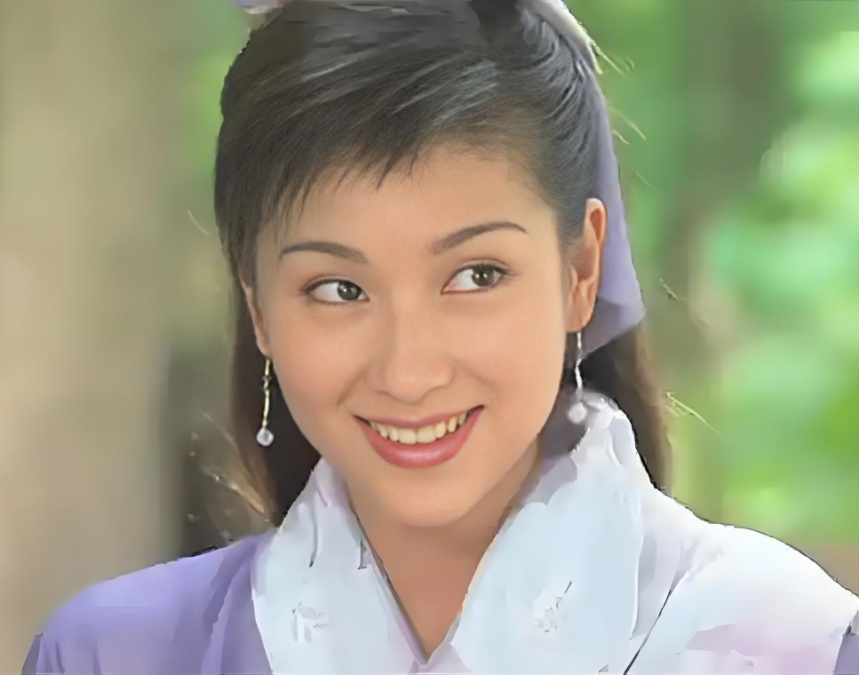 白羽彤,女,2002年电视剧《大醉侠》中的人物