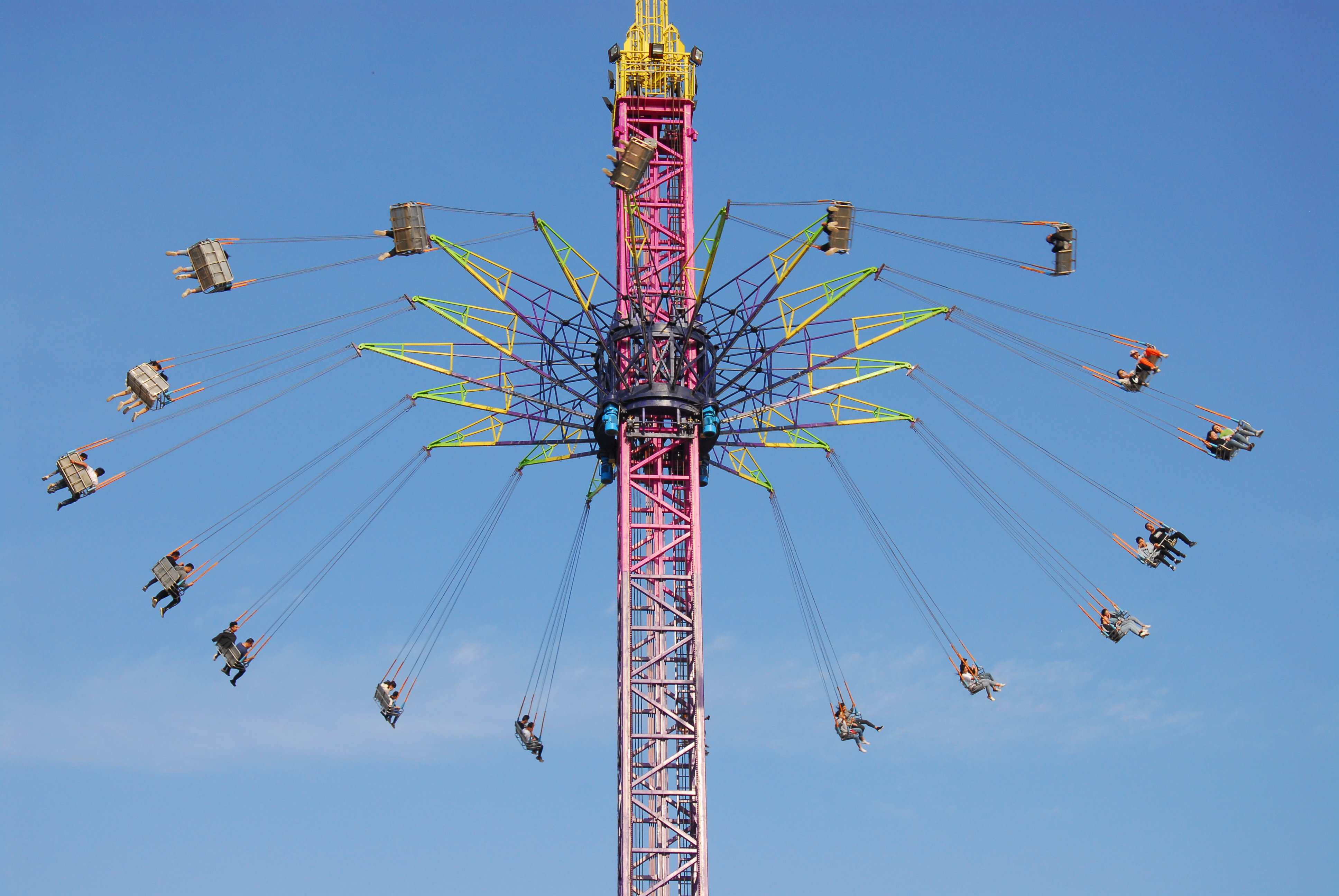  p data-id="gnbil4euv2">赵王欢乐城位于邯郸市广平县东湖公园南侧.