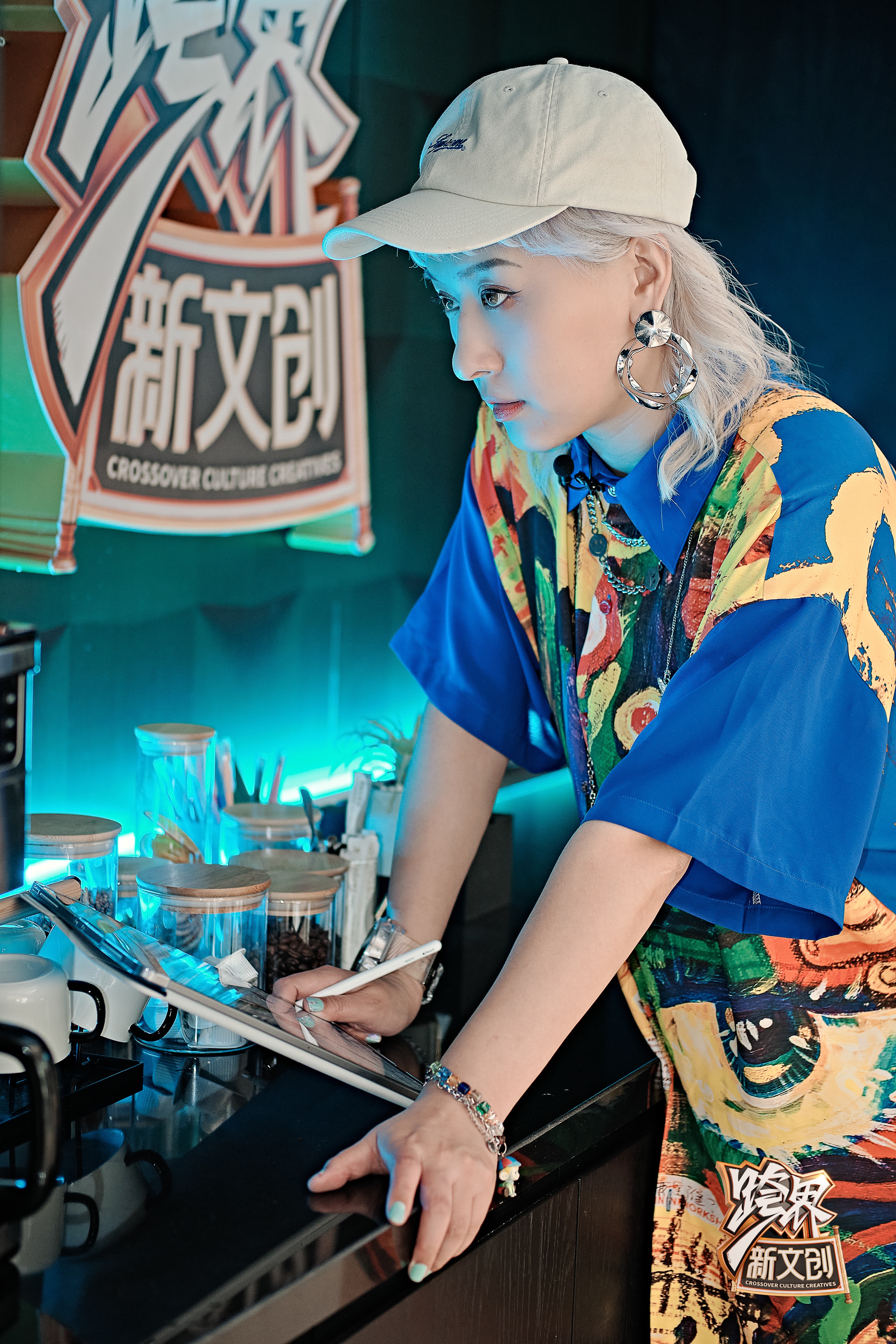  p data-id="go0g702eo4">毛婷,国内知名新锐视觉设计师,mv导演,插画