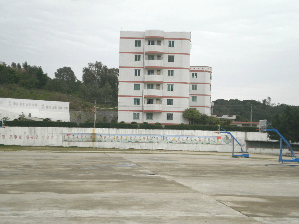  p>惠安县黄塘中学,位于惠安县黄塘镇后郭村.