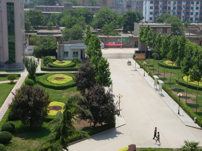  p data-id="gnbyrd99q5">藁城区第一中学,简称藁城一中,原 a target=