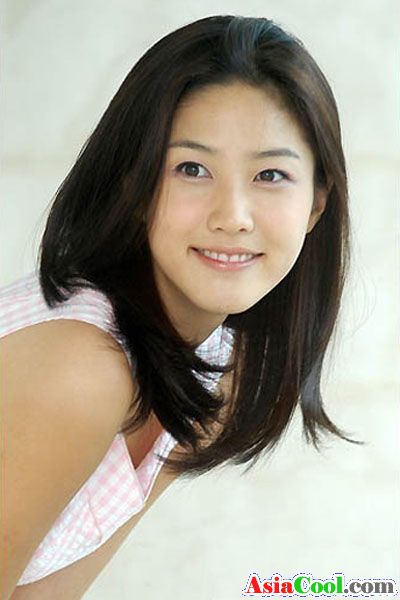  p>李秀景(         ),1982年3月13日出生于韩国,演员,毕业于 a