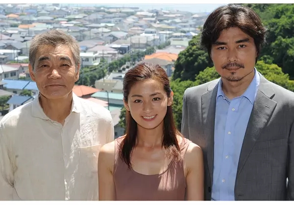 《坂道之家》是朝日电视台2014年出品的"松本清张二夜连续特别电视剧"