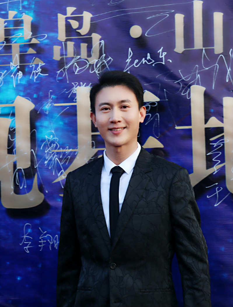  p>王龙华(henry),1988年9月7日生于北京市,中国内地影视男演员,毕业