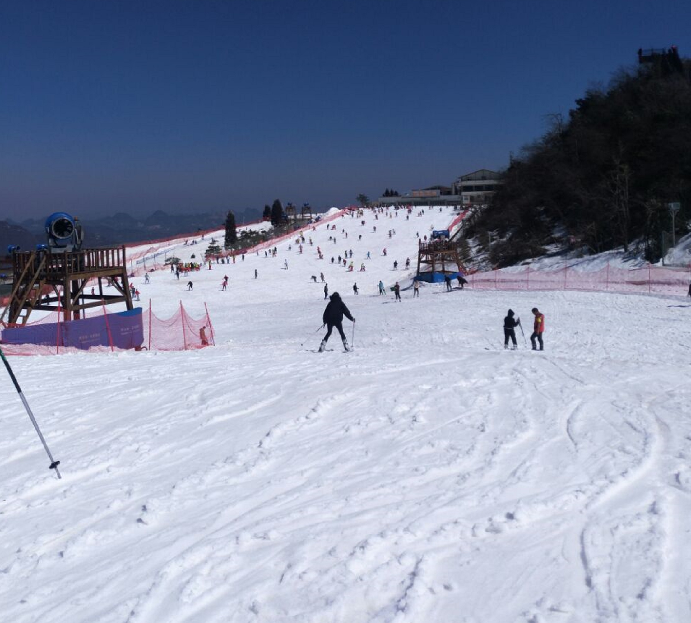 玉舍森林公园滑雪场