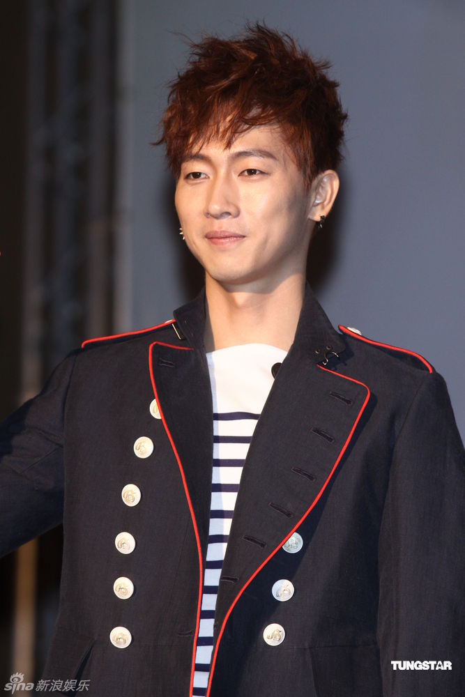  p>张佑赫(         ),1978年5月8日出生于韩国庆尚道大丘市.