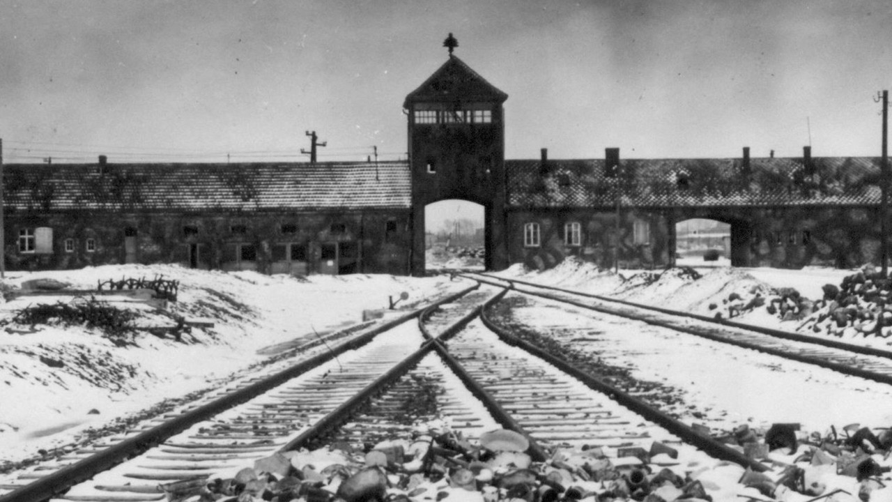  p>奥斯维辛集中营(波兰语:obóz koncentracyjny auschwitz-birkenau