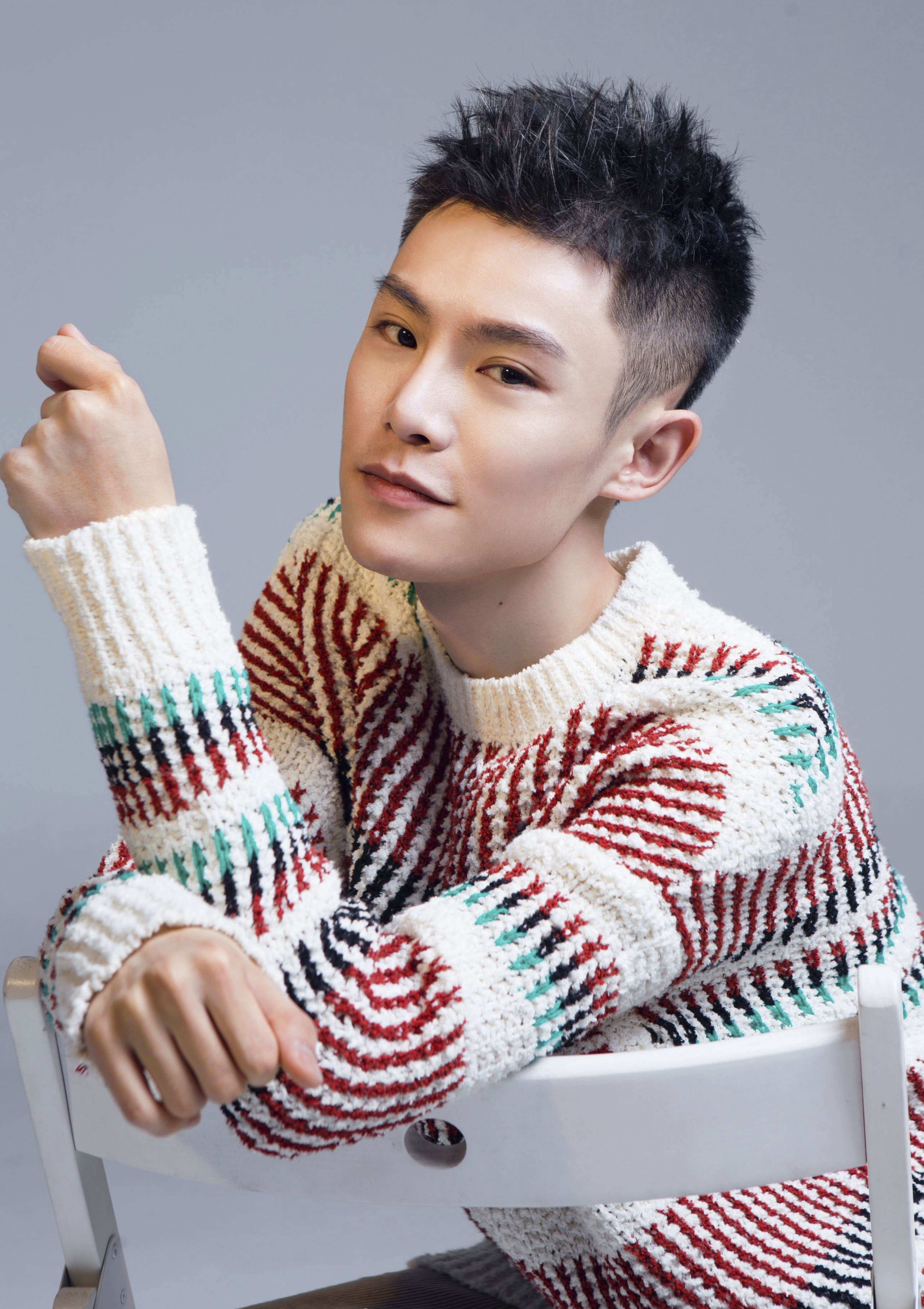  p>多余和毛毛姐,本名余兆和,1992年出生,贵州毕节人,毕业于西南某