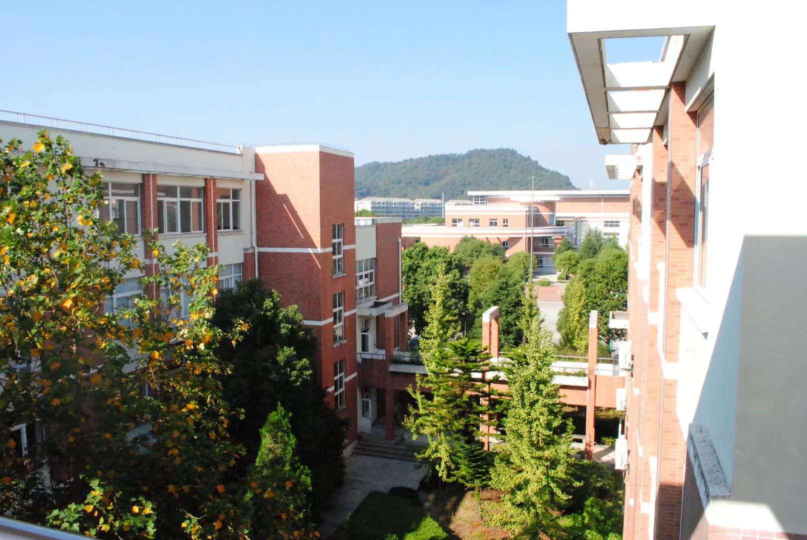 浙江省台州市路桥中学