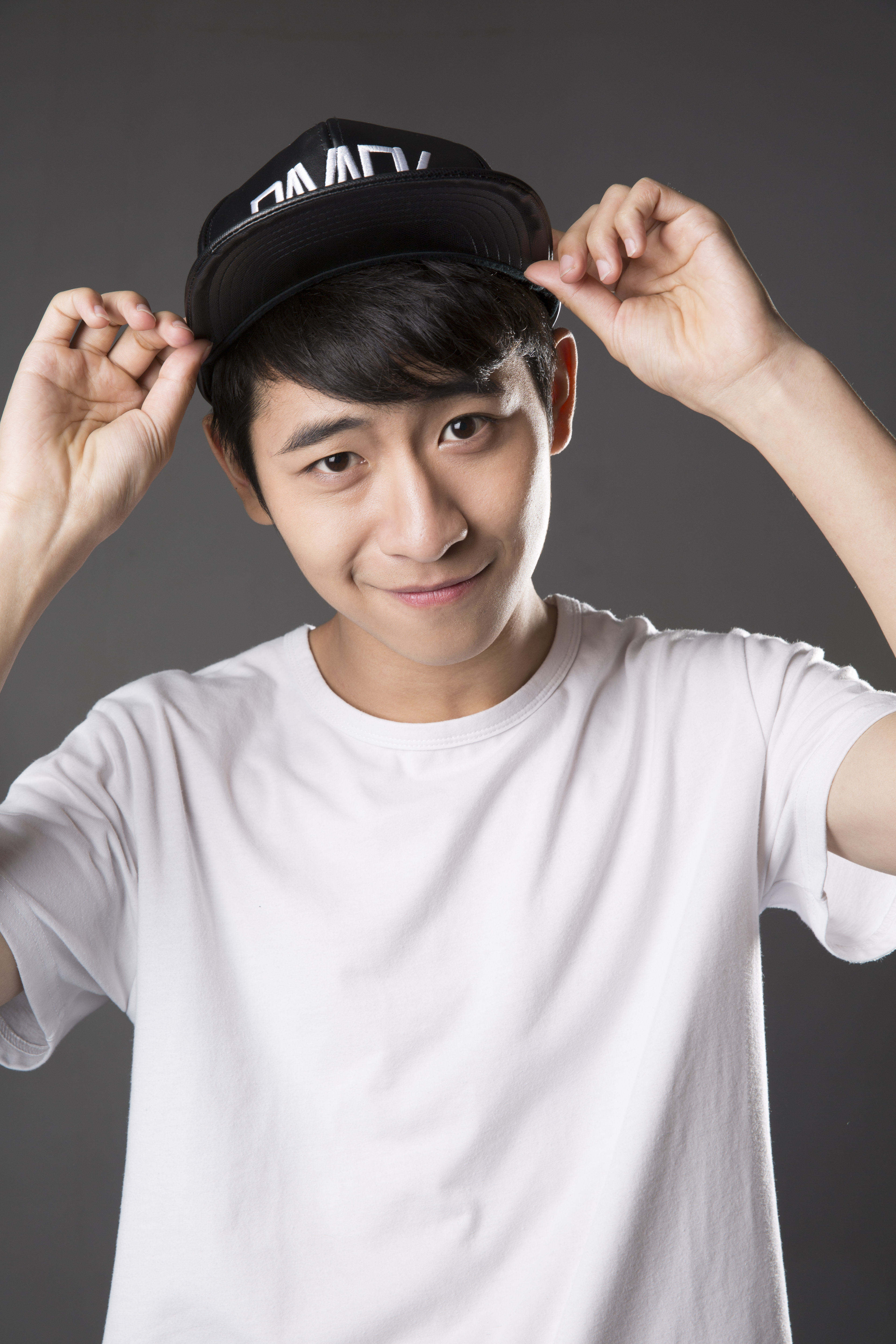  p>李子尧,男,汉族,中国传媒大学学生,首届 "男神初现"全国总决赛季军