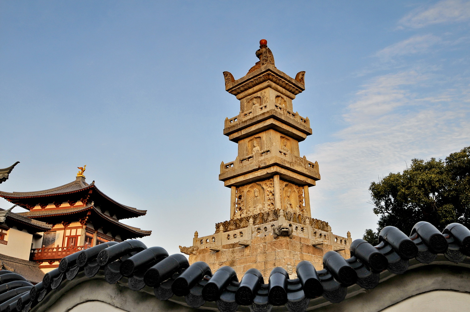 浙江普陀山普济寺东南普陀山多宝塔