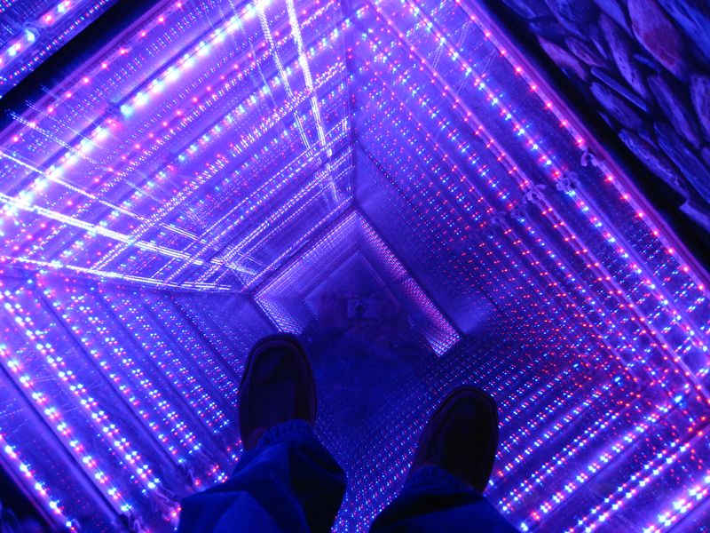  p>福建省科技馆位于福州市中心的 a target="_blank" href="/item/于