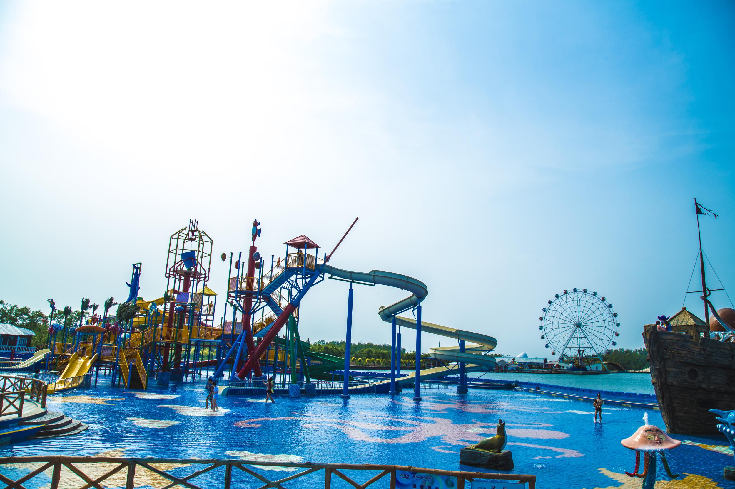  p data-id="go0989d0ok">渔岛海洋温泉景区是中国最美八大海岸之一