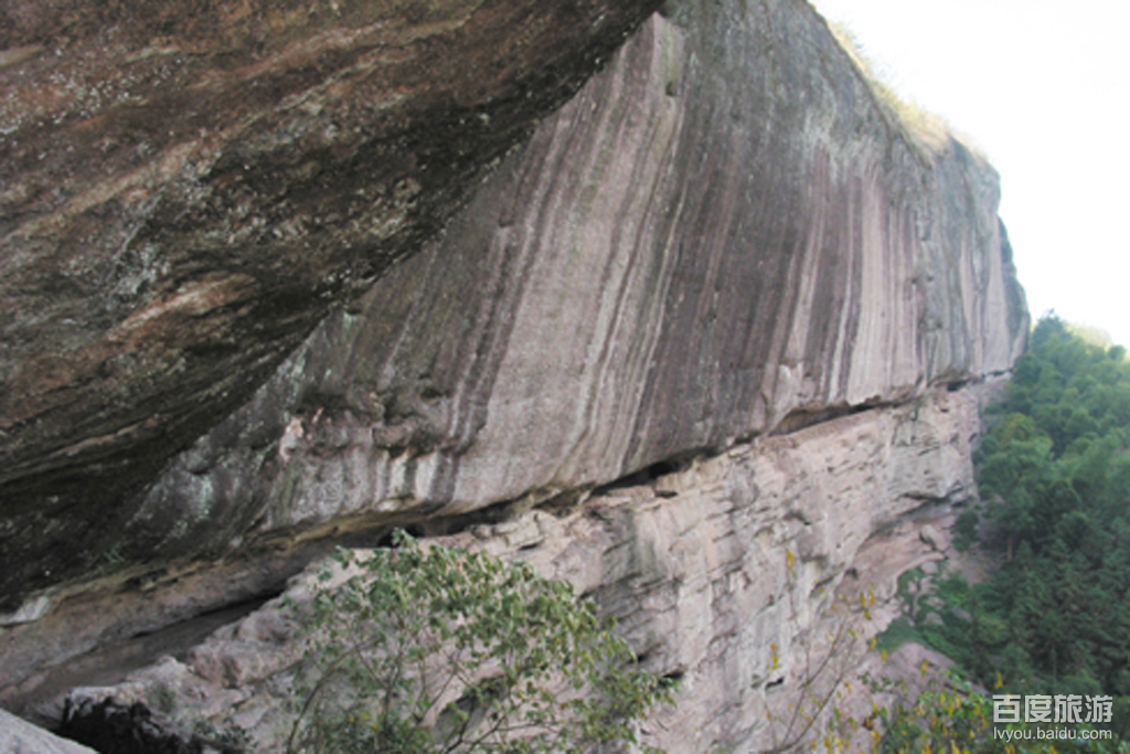  p>石鹅岩为位于武义县城西7公里处的桃溪滩乡境内的一处风景区.