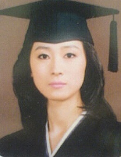  p>钱忍和(         ),1965年10月27日出生于韩国,韩国女演员,毕业于