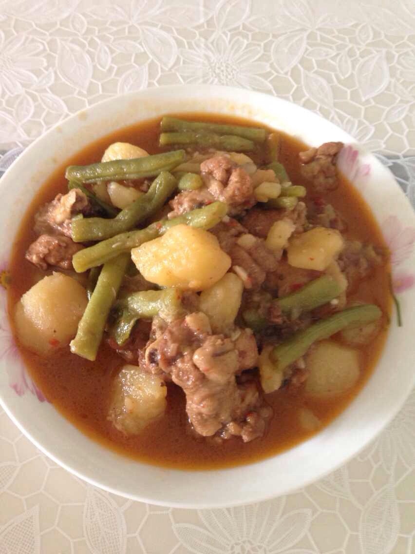 土豆豆角炖鸡块