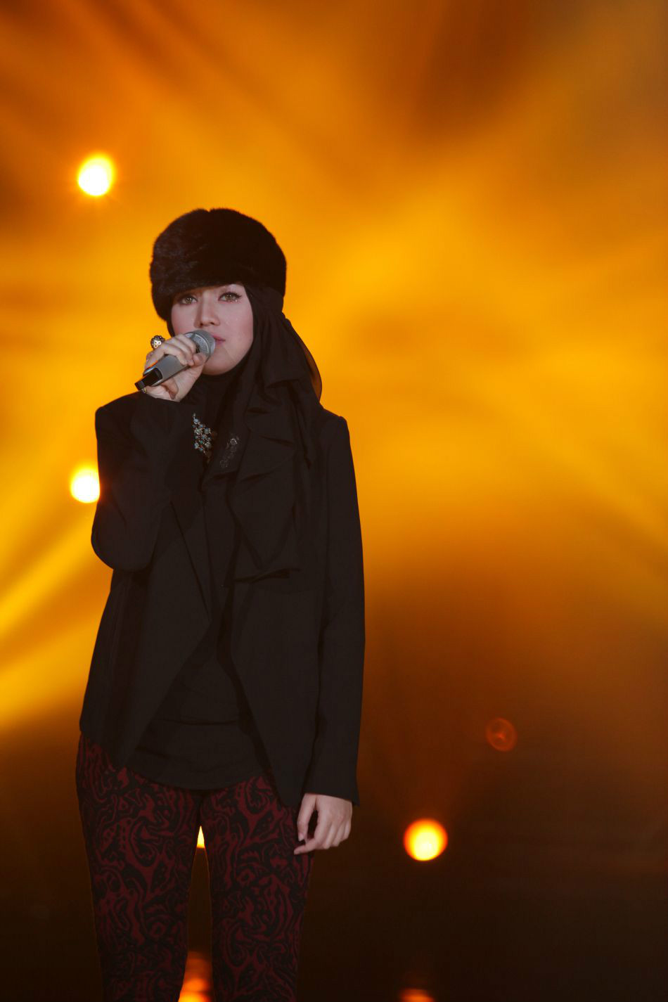  p>茜拉(英文名shila amzah,马来名nur shahila binti amir amzah )