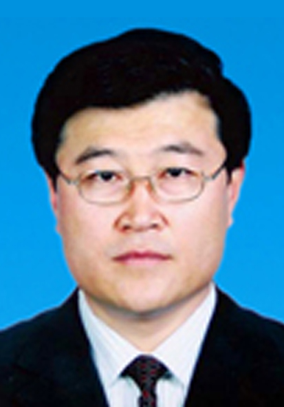 张清,男,汉族,1962年2月出生,甘肃平川人,出生地甘肃平川,省委党校