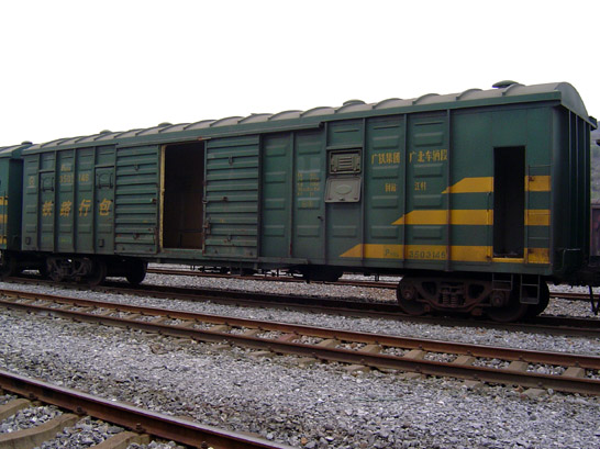  p> b>棚车 /b>,又称 b>篷车 /b>,俗称 b>闷罐车 /b>,是一种封闭的 a