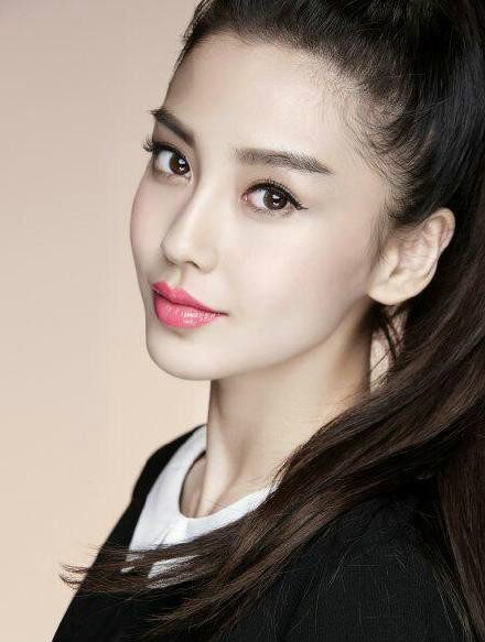 p>angelababy(杨颖),1989年2月28日出生于上海市,中国内地影视女演员