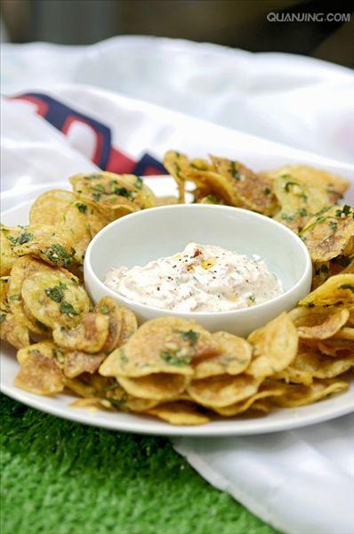  p>薯片(英国英语:crisps;美国英语:potato chips)是指由 a target="