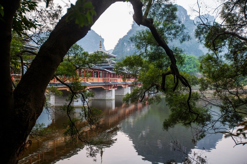 规划面积约544公顷, 是一个喀斯特自然山水景观,中国南方少数民族风情