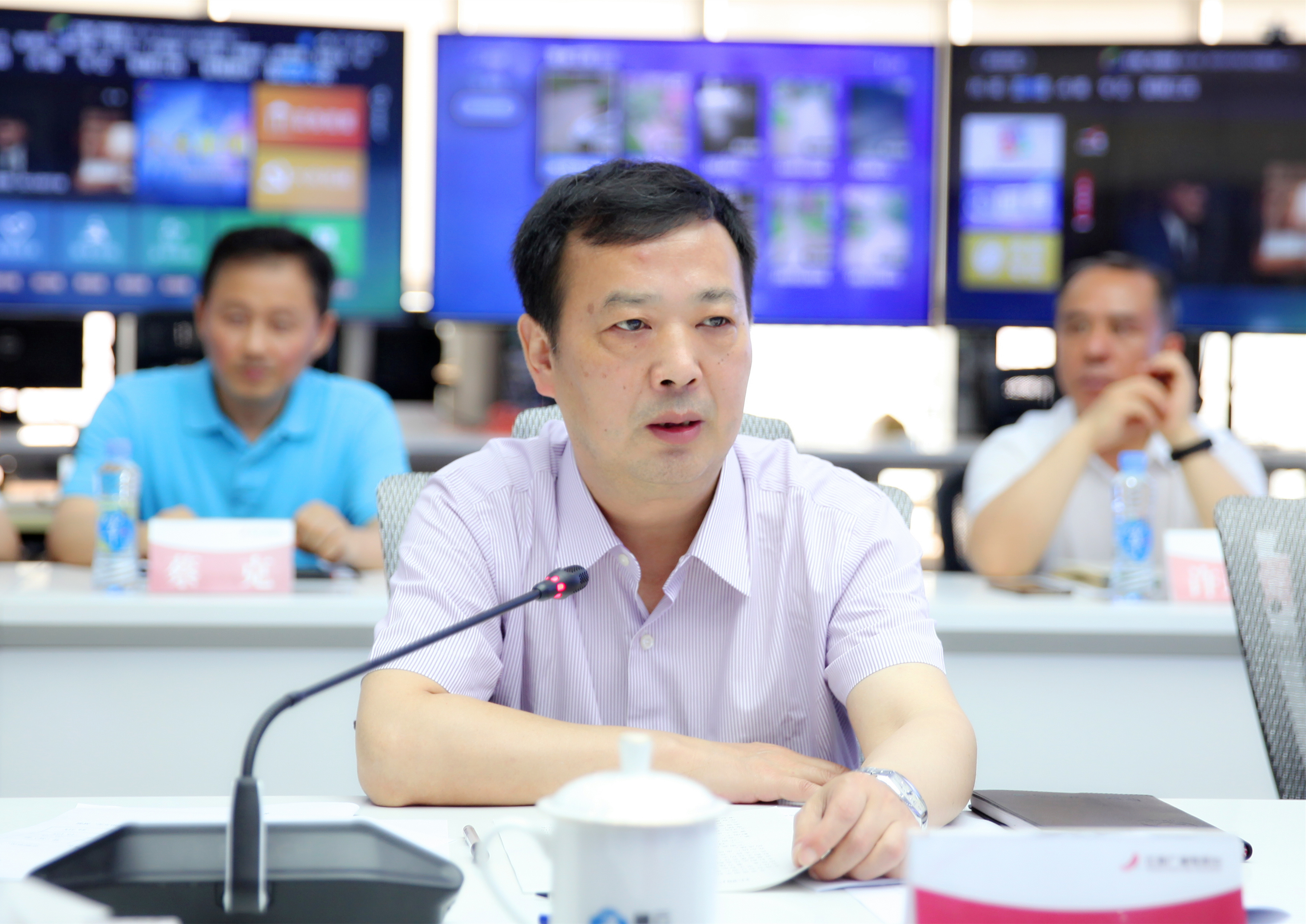 1964年6月出生,江西省 a target="_blank" href="/item/万载/7506677"