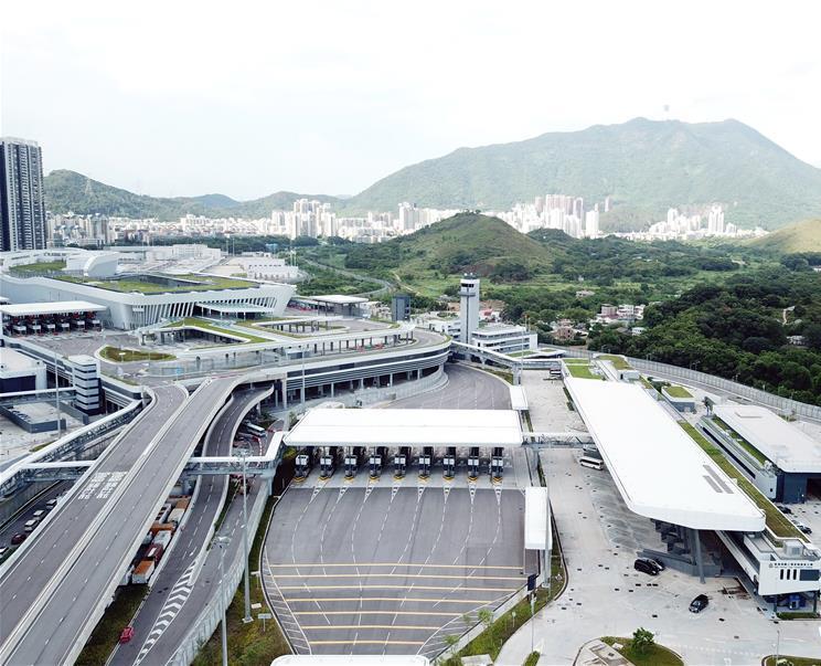  p>莲塘口岸(liantang port),又称莲塘/香园围口岸,是连接广东省深圳