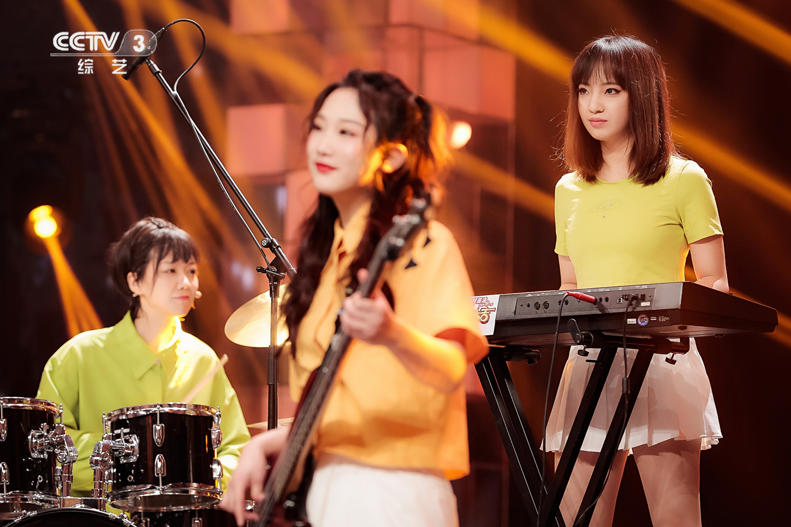  p data-id="2hwpl3kd4fv">梦天使女子乐队,中国内地国风摇滚女子乐队