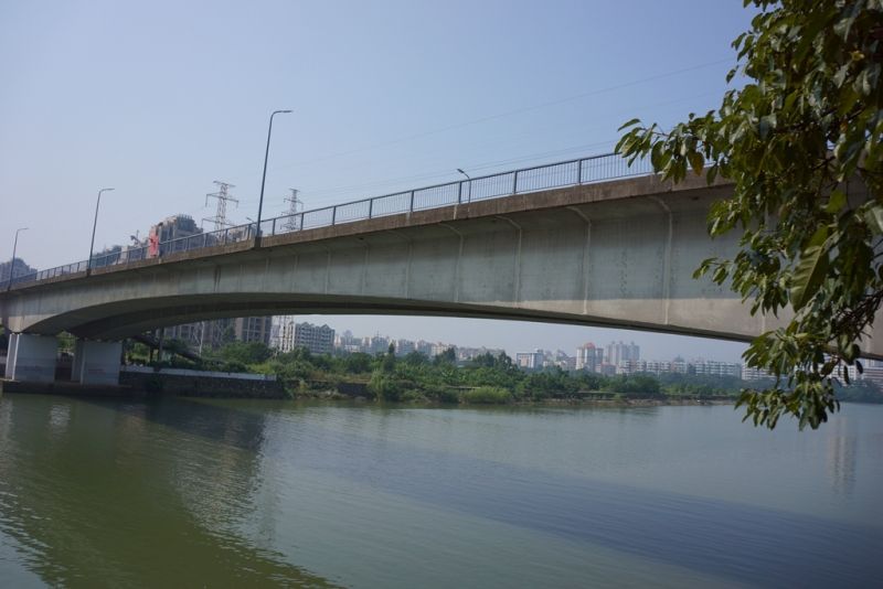  p data-id="go0m3zkbkf">江门大桥位于广东省江门市,全长682.