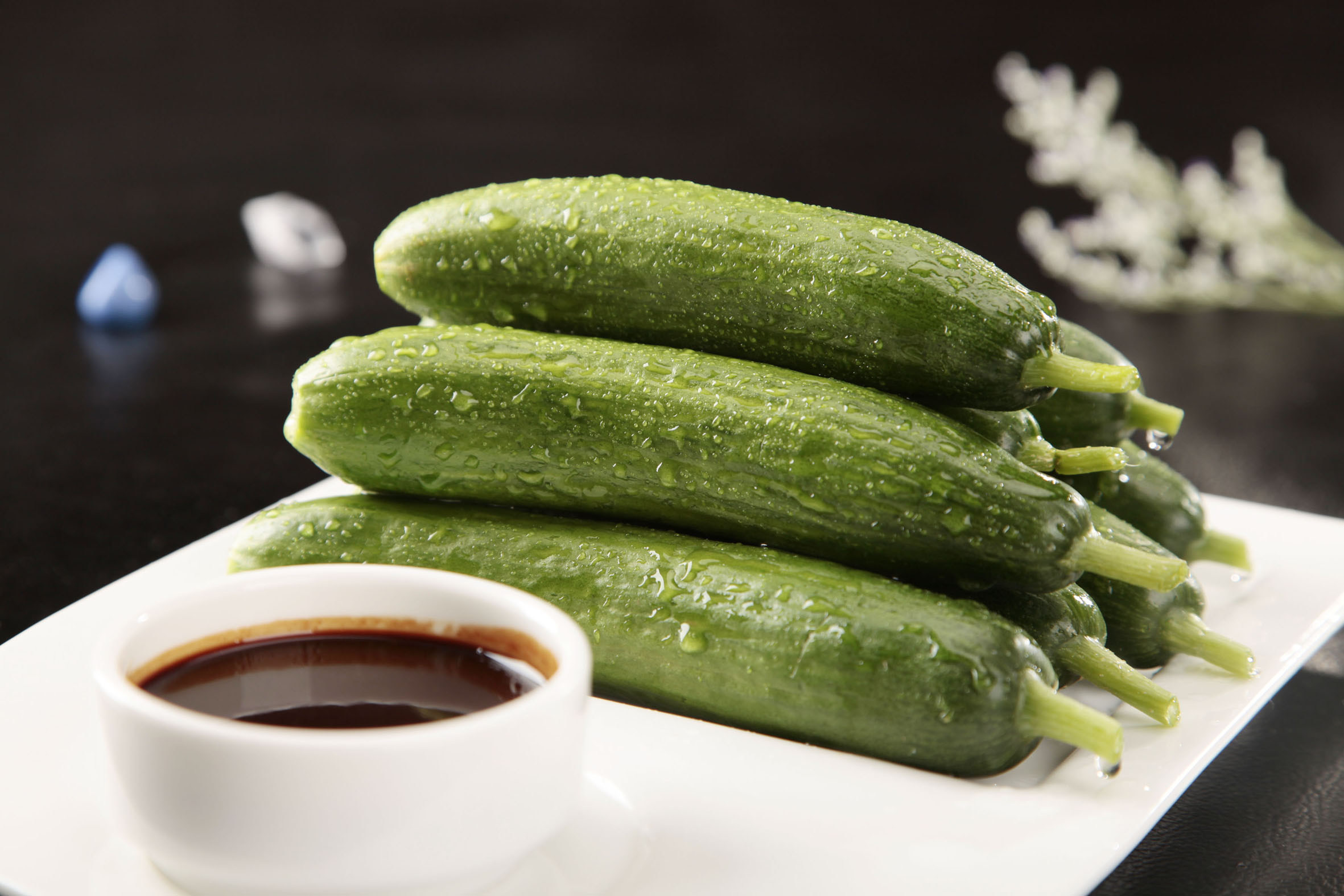 小黄瓜蘸酱