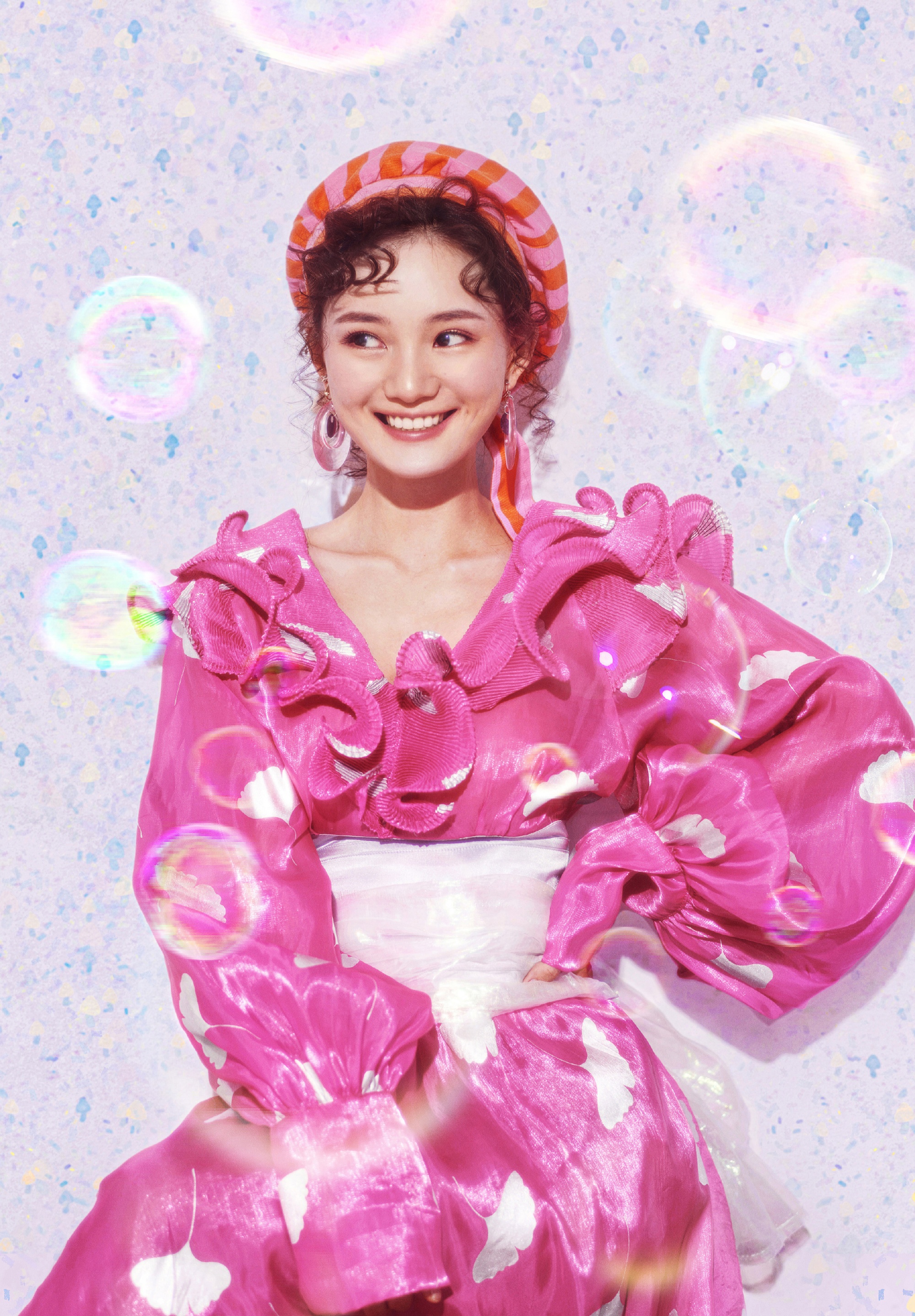  p>馨子(angel),原名楼安琪,1985年11月30日出生于上海市虹口区,中国