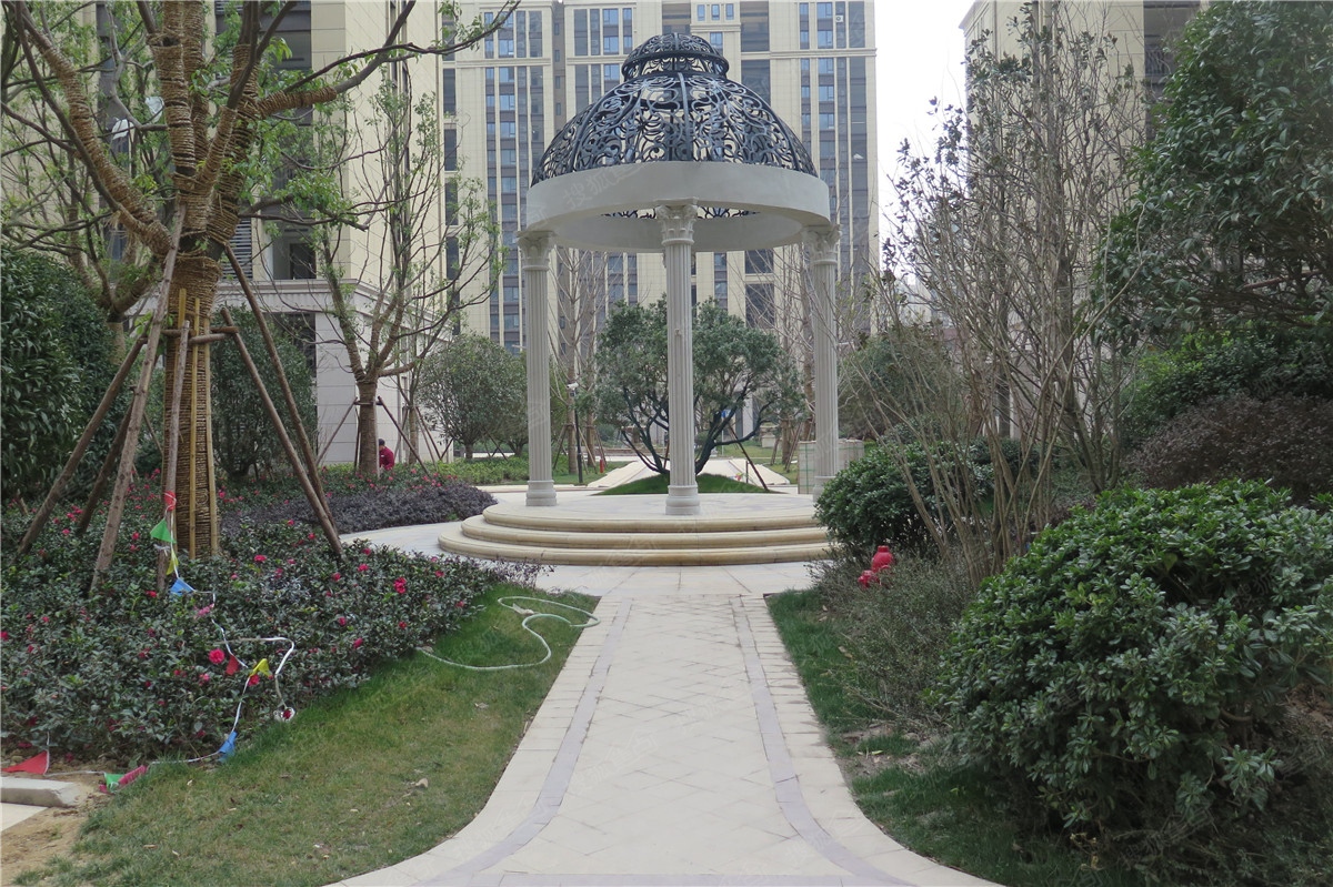  p>中骏柏景湾位于杭州市临安临安,由 a target="_blank" href="/item