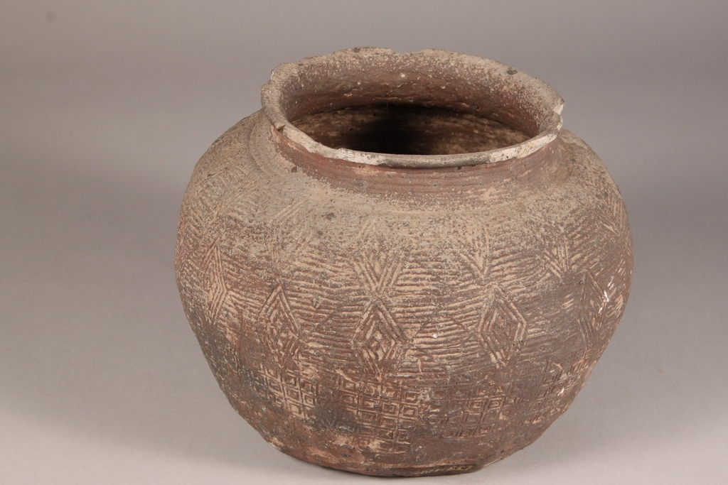 战国几何印纹硬陶罐