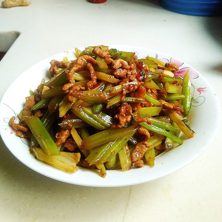 酱炒西芹肉丝