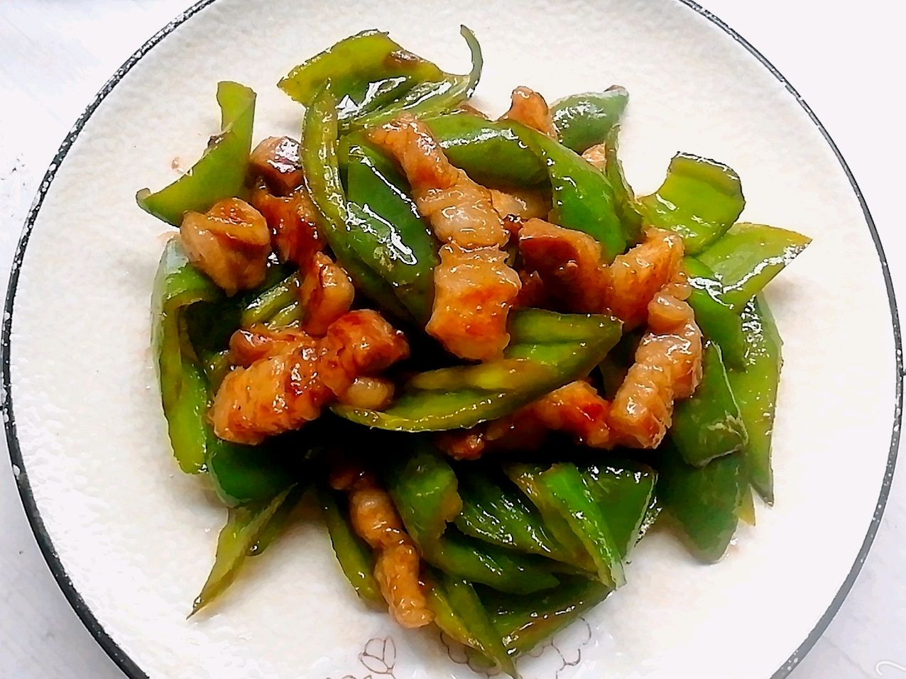 尖椒蒜苔炒五花肉