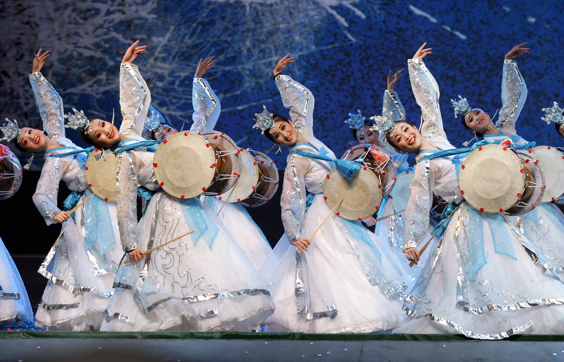  p>朝鲜族长鼓舞,吉林省 a target="_blank" href="/item/延边朝鲜族