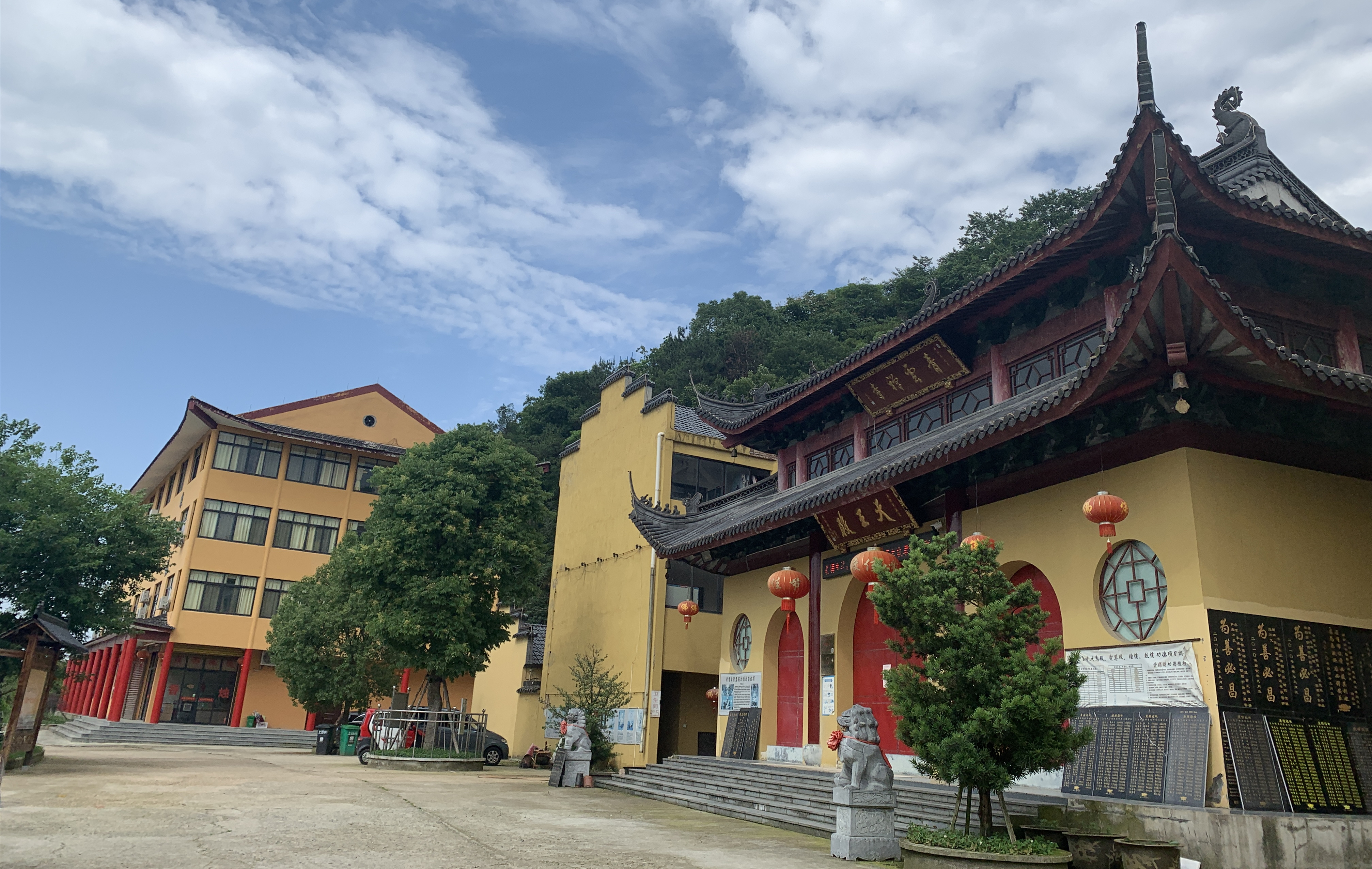  p>湖州青云禅寺,位于浙江省湖州市吴兴区埭溪镇;始建于明朝末年,原名